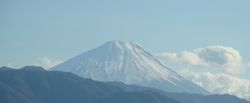 お正月の富士山〜高速道路から
