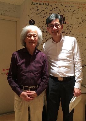 素晴らしいチェリストのウェンシン・ヤン氏と本番前の楽屋で