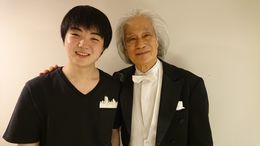 終演後に藤田真央さんと